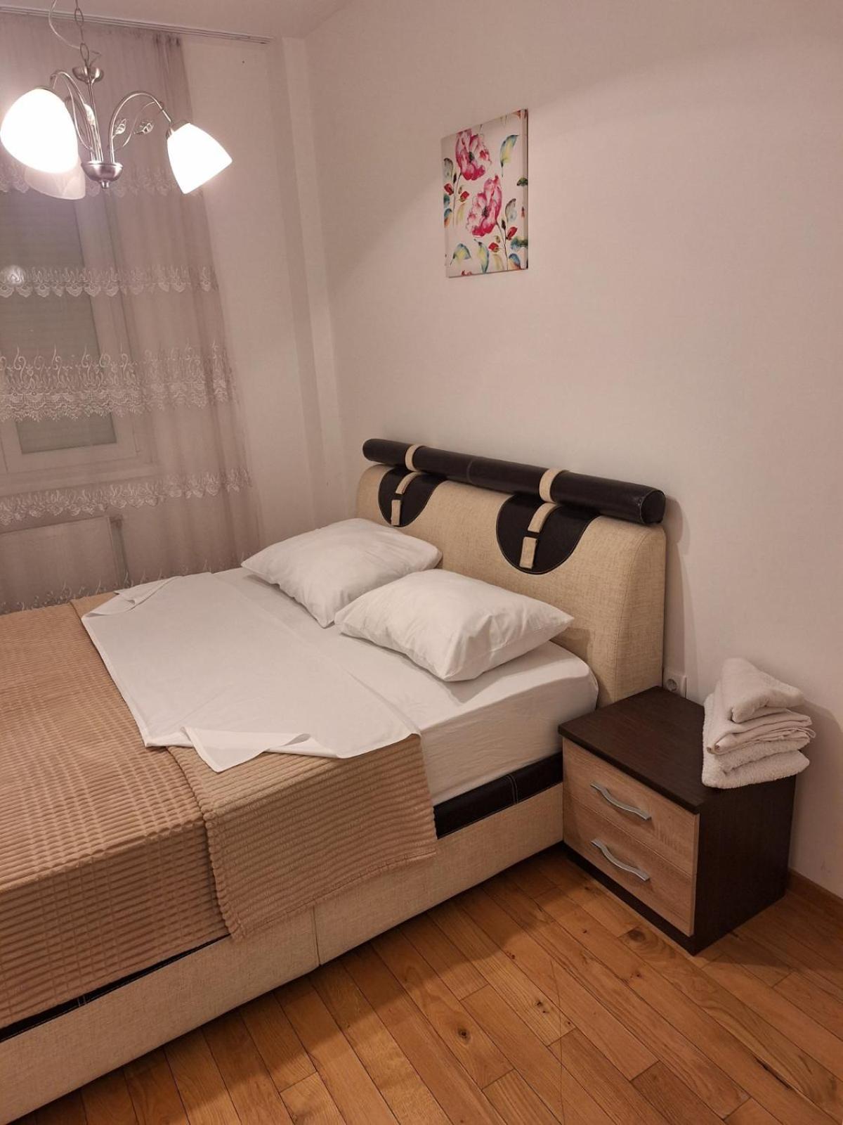 Elegantna Oaza Apartment Μπάνια Λούκα Εξωτερικό φωτογραφία