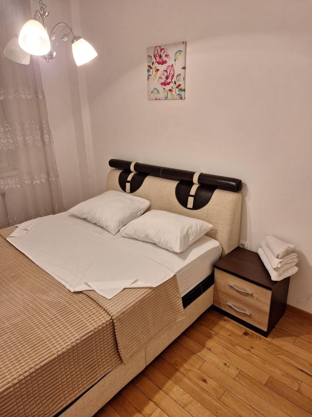 Elegantna Oaza Apartment Μπάνια Λούκα Εξωτερικό φωτογραφία
